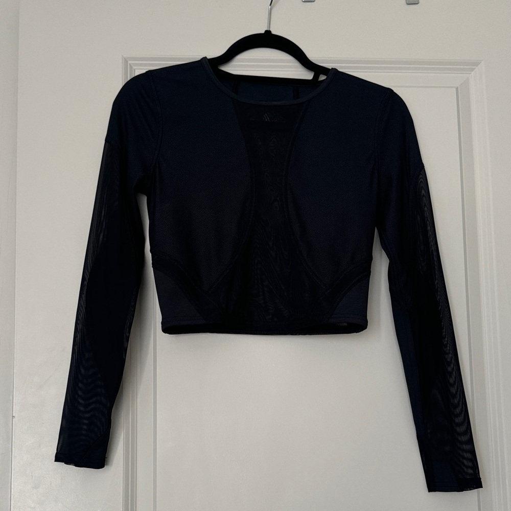Lululemon Athletica Black Long Sleeve Crop Top